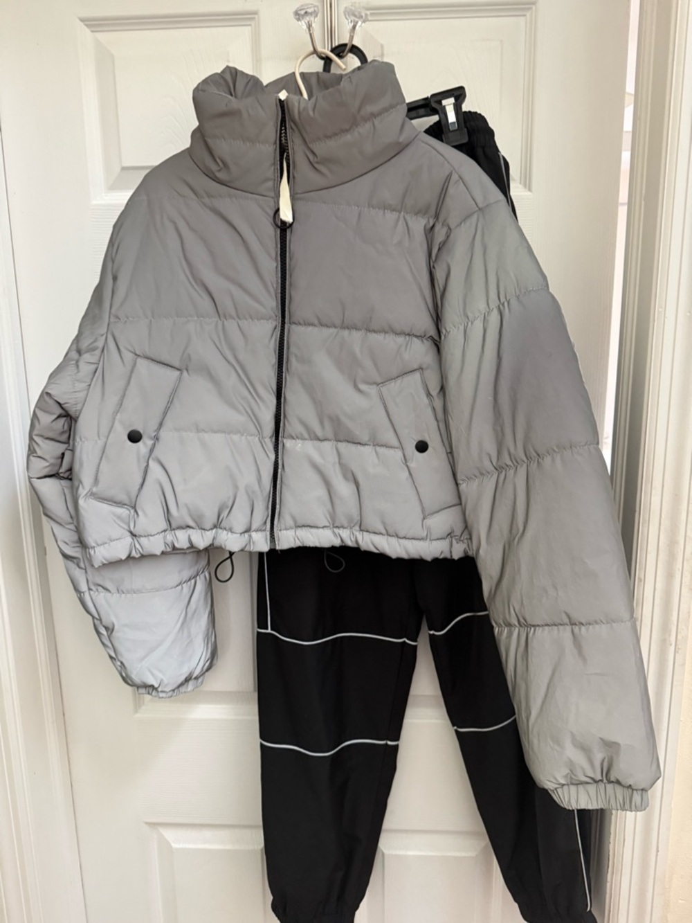Reflective Cropped Puffer Jacket in Light Gray